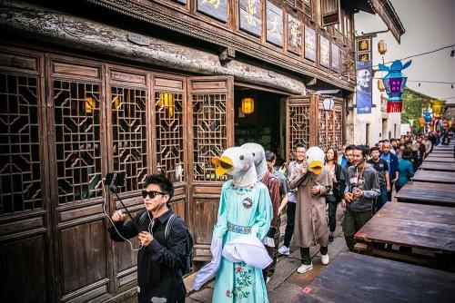 “鵝先生”攜鵝島精釀啤酒為2017年烏鎮戲劇節添彩
