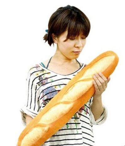 這樣的“拖鞋”面包 你下得了口嗎？