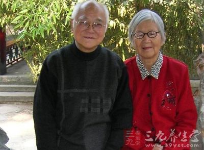 李濟仁曾說過，養生之道說來說去都是在這四個方面，分別是飲食、起居、運動和精神