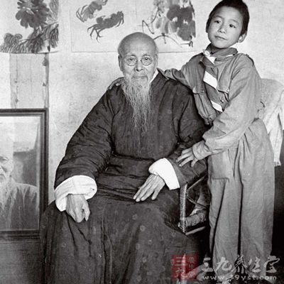 說到齊白石大師，我們對他的作品非常的關注，從而忽略了他的養生秘訣，那么他的養生秘訣有哪些呢