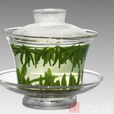 馬有度也喜歡和綠茶，他說，養生之本應該在于正氣，多喝綠茶對養生很有好處