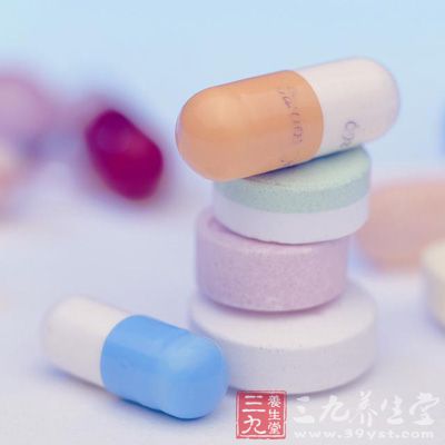 每天二十顆鈣鎂片，一天三頓按7：7：6的比例，連續5天，旨在清除人體內的酸毒。
