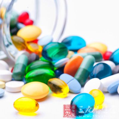 傳教士醫生們在康熙的支持下來到中國，不僅用現代醫療手段為許多中國人解除了病痛，還將大量的西方醫學知識帶到中國