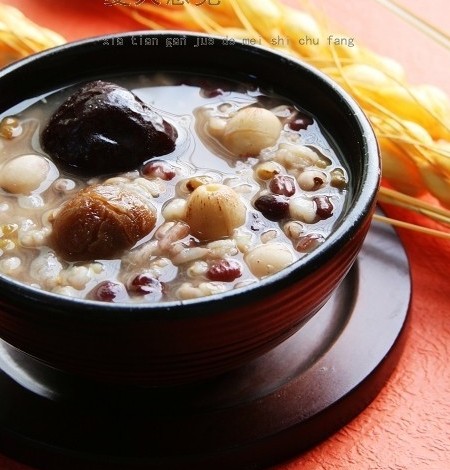 健康早餐食譜3、紅棗雜糧粥