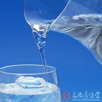 早起空腹喝水