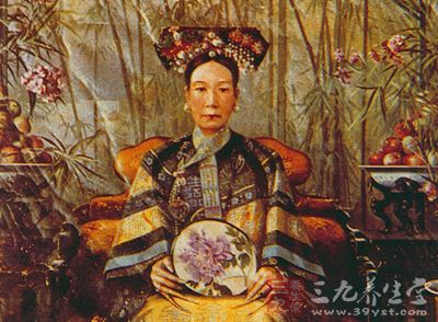 根據史記記載，慈禧太后她到晚年的時候依然是神采奕奕，容光煥發的，很多人想知道這是為什么，其實這和慈禧日常生活的習慣有很大的關系的