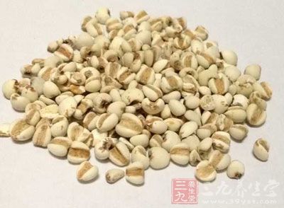 綠豆50克，薏米15克，南瓜300克，冰糖，食鹽若干