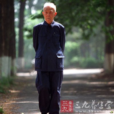 季老一生勤于思考、筆耕不輟，這對于人的大腦來講，正是最好的鍛煉方法