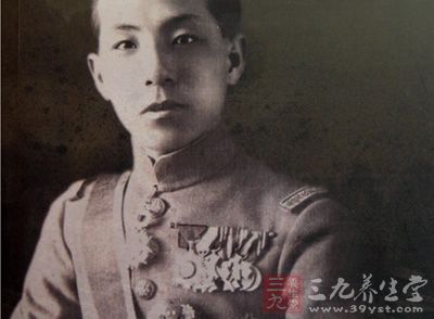 愛國將領張學良先生生于1901年6月1日，2001年10月14日逝世，終年101歲，是我國歷史上較長壽的政治人物