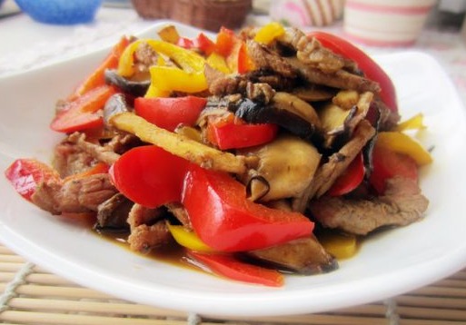 香菇彩椒肉絲