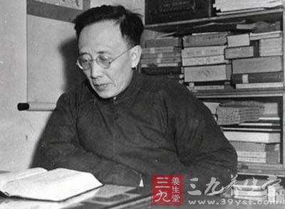 就好像文壇巨匠郭沫若先生，他生于1892年，在1978年與世長辭，享年86歲。這其實與他堅持常年靜坐以及講究科學的養生方法分不開
