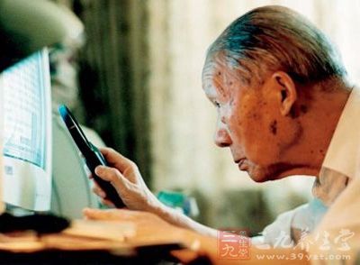 1958年他任清華大學水利水電勘測設計院院長兼總工程師，負責設計了我國華北地區庫容最大的密云水庫