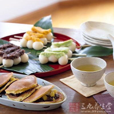 拿飲食來講要做到飲食有節、清淡，多吃蔬菜，進食要細嚼慢咽