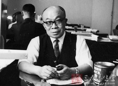 馬寅初是我國的馬寅初，他也是一位高壽的人，一直活到100歲