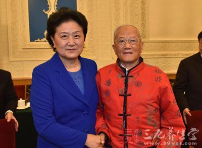 耄耋之年的國醫大師徐經世因為長期的超負荷工作，積勞成疾，患有高血壓、膽結石等病