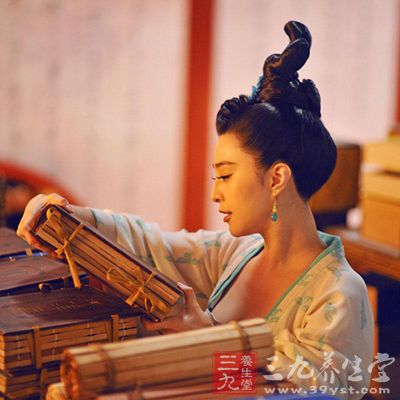 觀其書跡，確有功底，有大丈夫之氣魄，真不愧是女中豪杰
