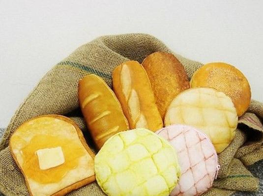 這樣的“拖鞋”面包 你下得了口嗎？