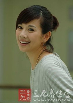 5大美容教主 齊力對付黑眼圈