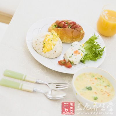 早餐要吃得好，吃得豐盛，營養要較為全面