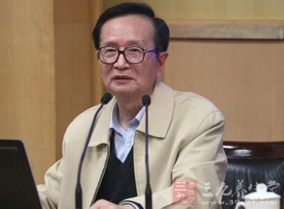 馬有度教授是重慶醫科大學的知名教授和主任醫師，畢業于成都中醫藥大學，而且還是首屆的優秀畢業生