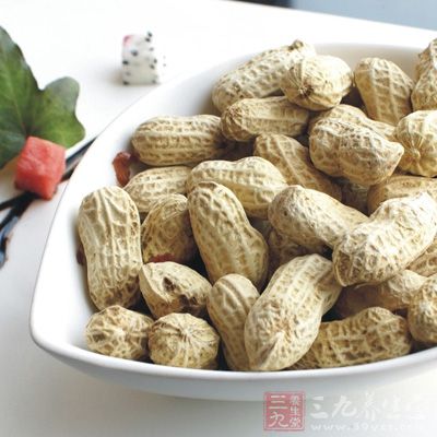 對一些含脂肪過多的食物，如花生